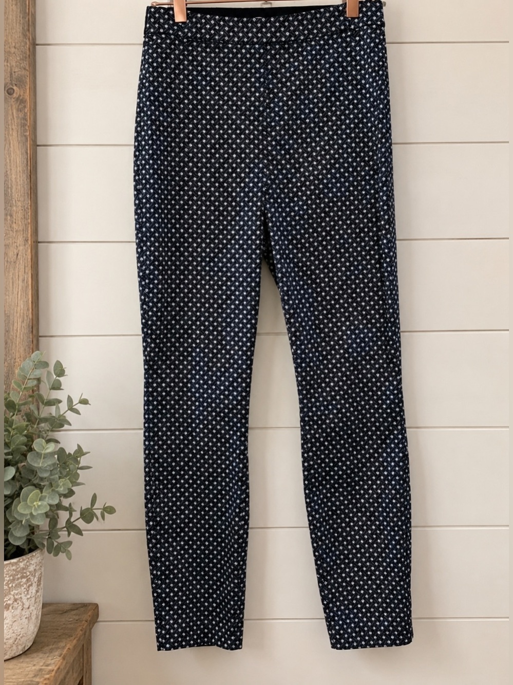 H&M Printed Pull-On Pants – Women’s US 4 – Geometric Print